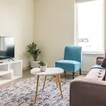Stunning Nulu 1Br Cozysuites 03